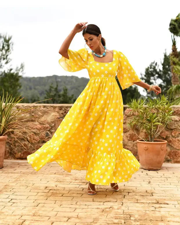Желтое платье: 25 идей, которые помогут зарядиться позитивом и оптимизмом
