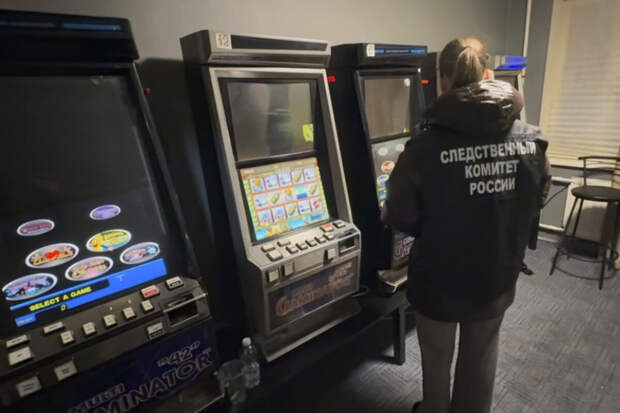 В Санкт-Петербурге в квартире накрыли казино с 15 игровыми автоматами