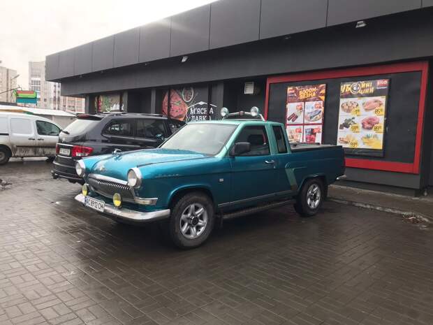 В Интернете показали яркий пикап Волга ГАЗ-21