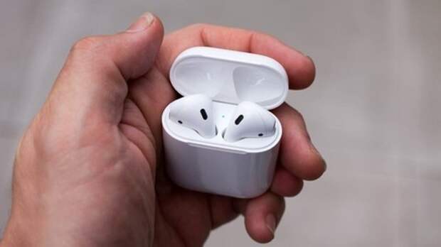 Bloomberg: AirPods в новом дизайне выйдут в этом году