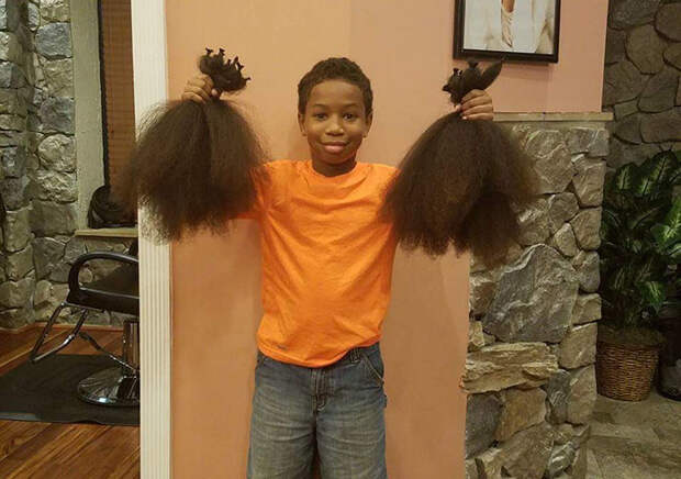 8-летний мальчик два года растил волосы, чтобы сделать парики для онкобольных детишек больные дети, онкология, парики, химиотерапия