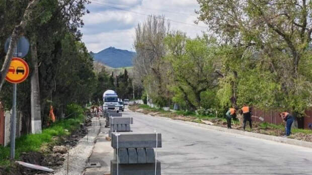 В Крыму обновляют дорогу Алушта-Судак-Феодосия