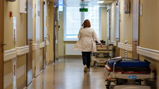 Врачи достали из кишечника женщины стоматологическую отвертку