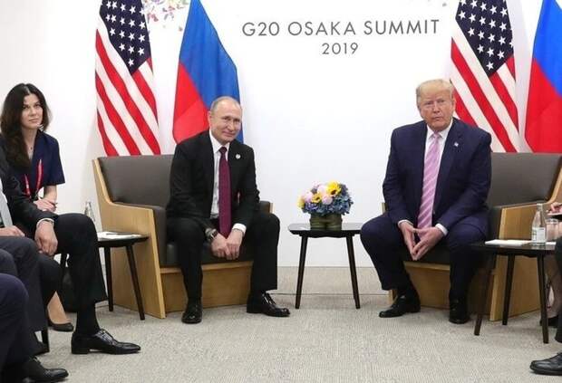 Красивая переводчица Путина по имени Даша