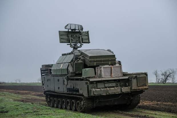 Силы ПВО за ночь уничтожили 215 украинских дронов над регионами России