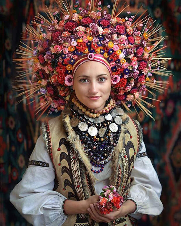 Красота украинского национального костюма в серии колоритных фотографий