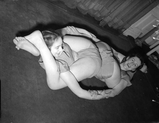 Какой была йога в прошлом веке: любопытные винтажные фото VintageYoga05 Какой была йога в прошлом веке: любопытные винтажные фото