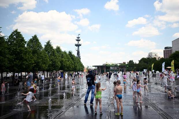 Гидрометцентр: температура воздуха в Москве достигнет 32°С, возможен дождь
