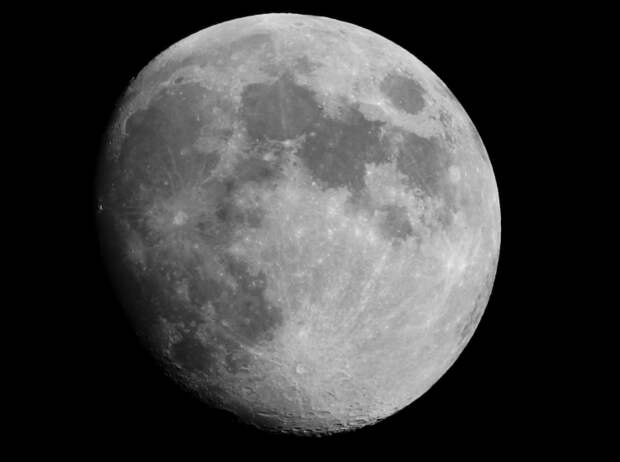 В небе появится Цветочная Луна: чем удивит майское полнолуние