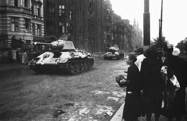 Евгений Халдей: фотограф эпохи СССР, родина, фото