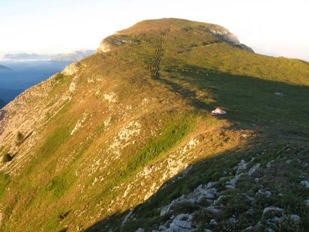 Одинокая вершина Mont Aiguille горы, франция, природа,