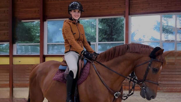 Дочь известного экстрасенса Якубович обвиняют в жестоком обращении с лошадьми