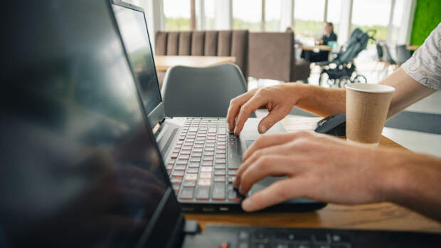 Предприятия Петербурга получат городские субсидии на создание и модернизацию рабочих мест для инвалидов