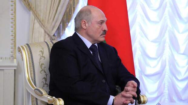 Лукашенко озвучил срок начала народного обсуждения проекта конституции Белоруссии