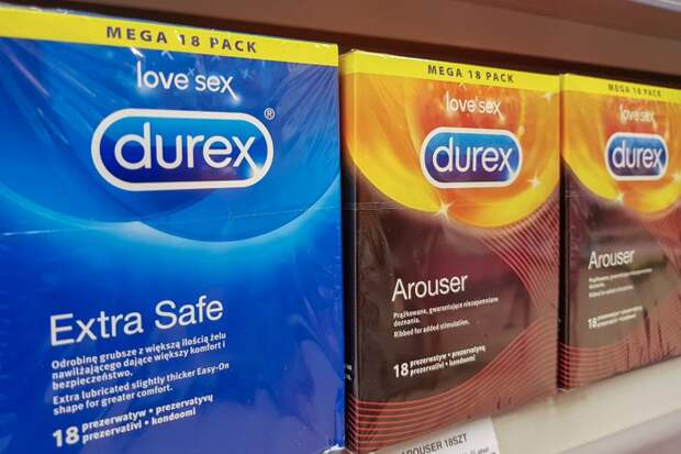 Стою в очереди в аптеке, а передо мной все презервативы покупают…