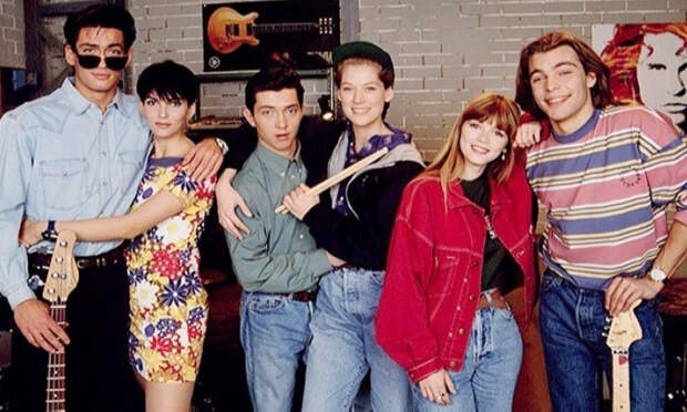 Это было незабываемо! 10 сериалов, от которых мы не могли оторваться в 90-е