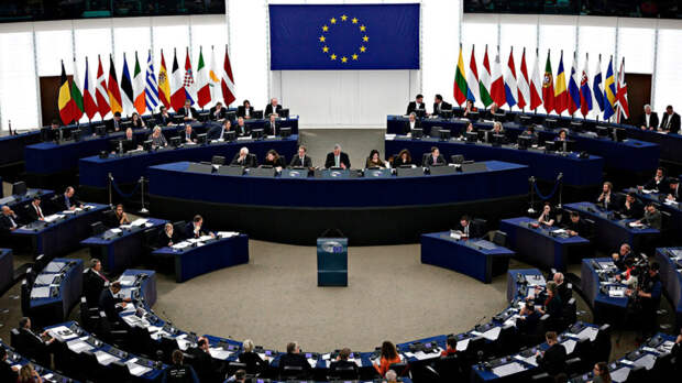 В Европарламенте призвали подумать о "ядерной обороне Европы"
