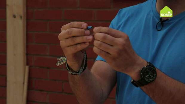 Как закрутить шуруп в труднодоступное место