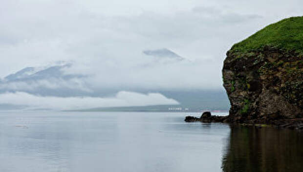 Вид на вулкан Богдан Хмельницкий на острове Итуруп, Курильские острова
