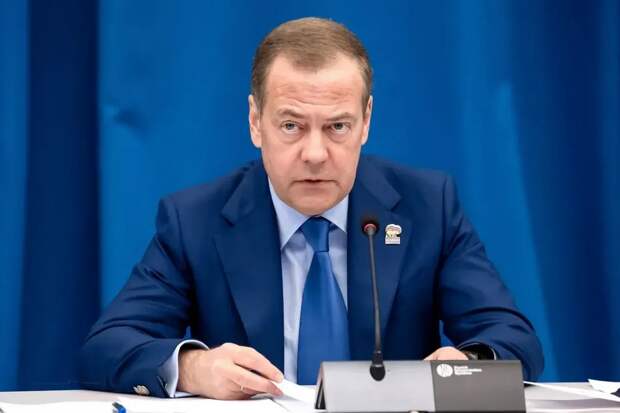 📰 Медведев «поздравил» европейцев с потерей отправленных Зеленскому денег