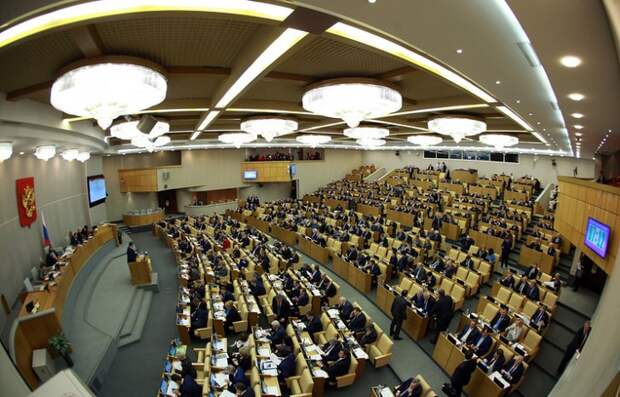 Чиновникам и силовикам запретили владеть зарубежными активами через третьих лиц
