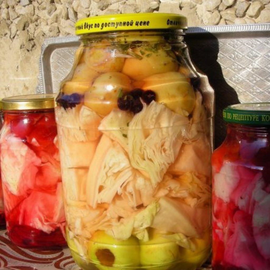 “Капуста маринованная с яблоками”