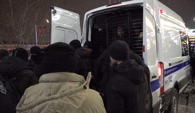 Недавно возле знаменитого «Лахта Центра» в Санкт-Петербурге произошел серьезный инцидент, в котором рабочие участвовали в потасовке.-7