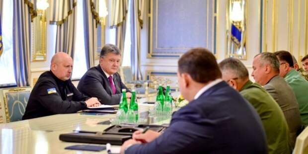 Порошенко привел войска на границе с Россией в полную боеготовность