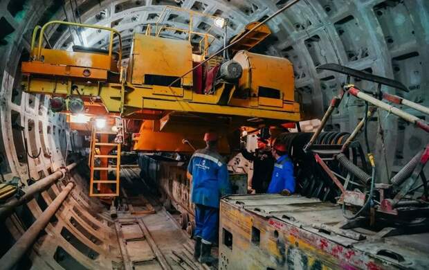 Численность сотрудников Метростроя сегодня увеличена с 2,5 до 4,3 тысяч человек