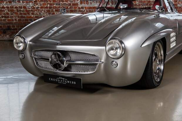 Необычный рестомод 300 SL Gullwing 