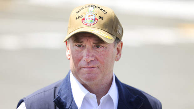 Экс-глава ВМС США пытался уговорить Трампа не отправлять его в отставку