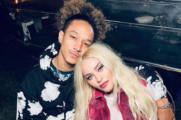 Мадонна опубликовала новые фото с бойфрендом Ахламаликом Уильямсом и детьми