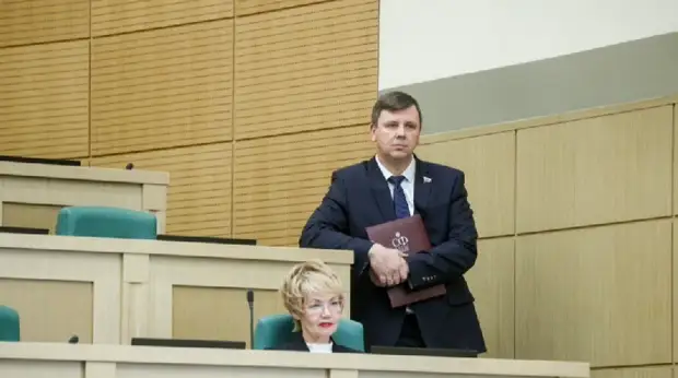 Сенатор рассказал о просьбе гендиректора авиазавода на пленарном заседании Совфеда