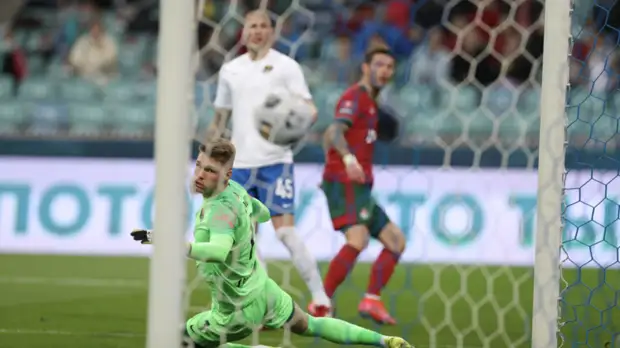 Тренер «Сочи» заявил о наличии вопросов по судейству матча КР с «Локомотивом»