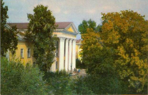 Орловский Дворец пионеров и школьников - символ счастливого детства