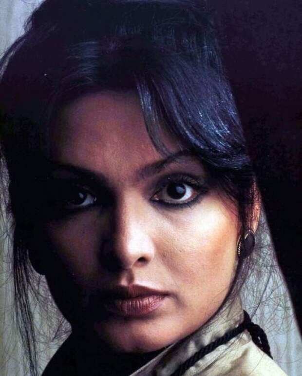 Парвин Баби — индийская актриса Знаменитая индийская актриса, которая уже в тридцатилетнем возрасте начала лечиться от шизофрении. Считалась самой гламурной актрисой Болливуда. Обвиняла ЦРУ, КГБ, Моссад в том, что те хотят ее смерти.