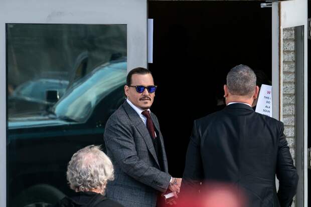 Эмбер Хёрд назвала себя «жертвой влиятельных систем» после развода с Джонни Деппом