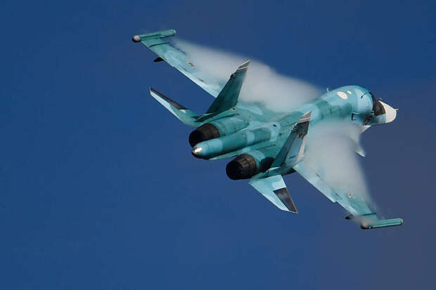 Российские самолеты уничтожили место базирования боевиков в Сирии