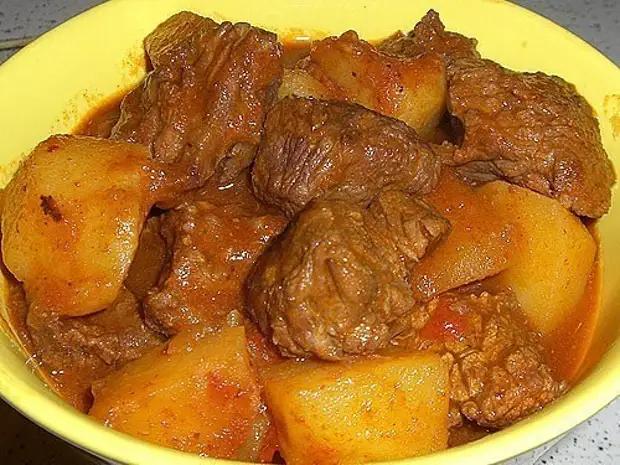 Гуляш из свинины с морковью и луком рецепт – Грузинская кухня: Основные блюда. «Еда»