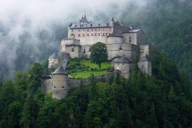 Замок Хоэнверфен (Festung Hohenwerfen)