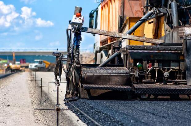 Экологичный асфальт может стать реальностью: итальянский завод планирует начать делать дороги из мусора