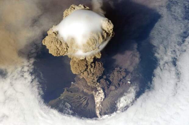 Izverzhenie-vulkana-12-iyunya-2009