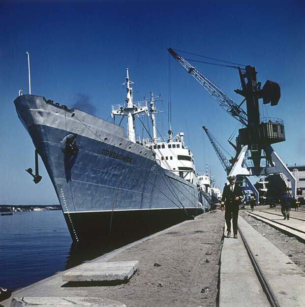 4. Корабль "Приволжск" в торговом порту Клайпеды, 1966 год. СССР, Советская Литва, фотоальбомы