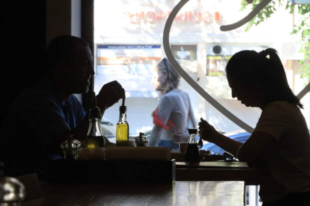 Психолог рассказала, как преодолеть кризисы в браке на 3, 7 и 15 годах совместной жизни