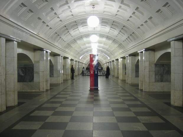 Московский метрополитен закрыл ряд вестибюлей на выходные