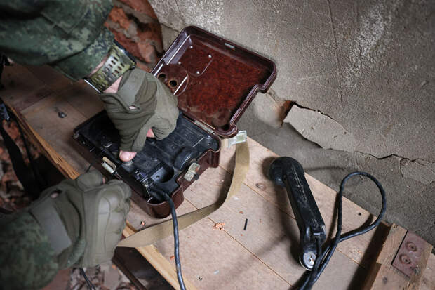 Песков: невозможно представить, что фронтовая связь идет через Telegram