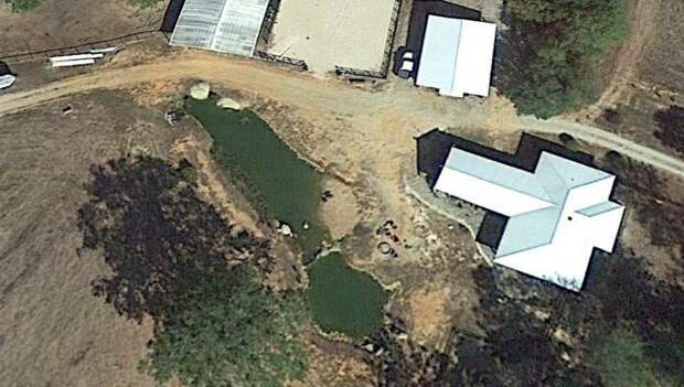 Площадь около дома выглядела скучно. Мужчина потратил три года и своими руками создал красоту: фото