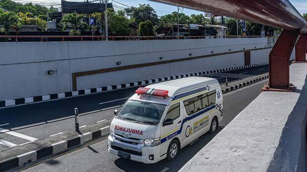 Не менее четырех человек погибли при крушении парома у берегов Бали