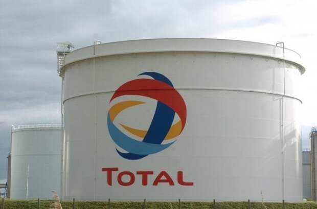 Total: "Нет причин оплачивать нефть долларами" Total: "Нет причин оплачивать нефть долларами"