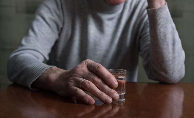 Доктор Мясников назвал россиянам способ снизить тягу к алкоголю